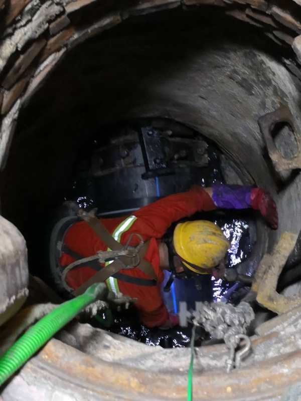 郑州非开挖顶管置换管道塌方修复抗疫团结一致的图片