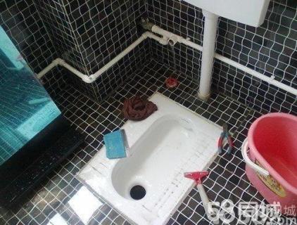 广州市海珠区疏通厕所清理各类化粪池污水池的图片
