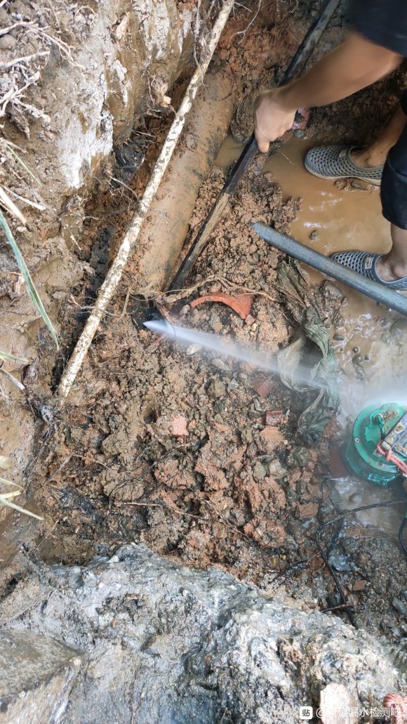吴江松陵地下供水管道测漏维修的图片