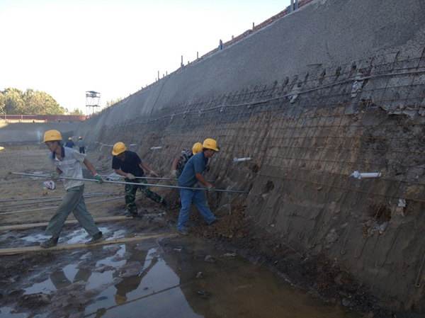 北京门头沟专业基坑打拉森桩基坑支护施工的图片