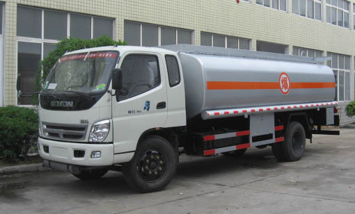 深圳龙岗报废车回收公司电话工程车油罐车报废哪里回收的图片