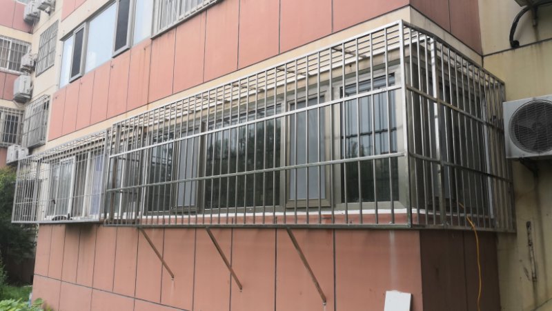 海淀西三旗安装防盗网安装不锈钢防盗窗阳台护栏