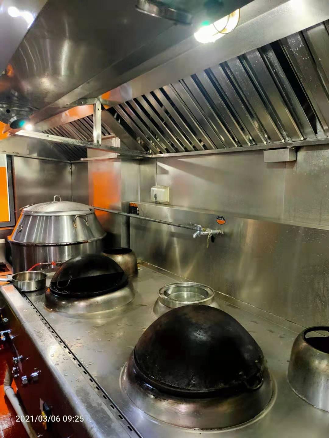 徐汇区饭店餐饮店厨房油烟机清洗排风机噪音大的图片