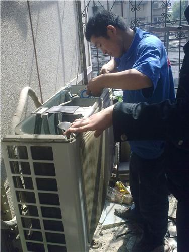 义乌市城西街道空调拆装维修清洗回收出租的图片