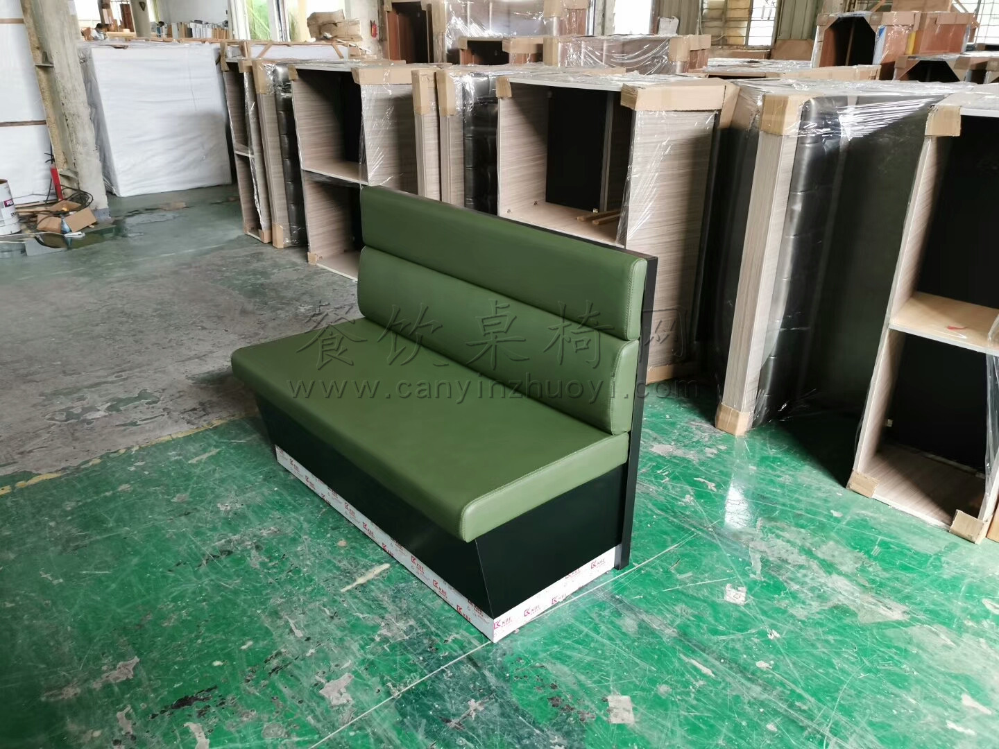清远餐厅复古单双面卡座沙发定制火锅餐厅卡座沙发厂的图片