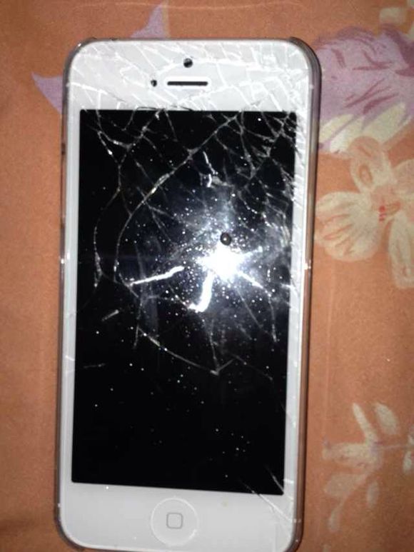 【南京苹果iphone7手机屏幕意外摔碎换个屏多