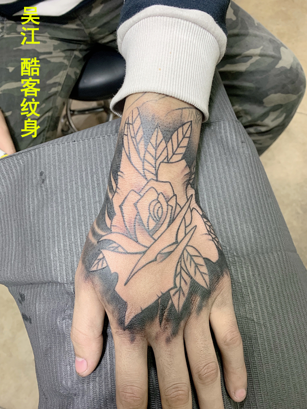玫瑰花纹身花手纹身吴江酷客纹身吴江刺青的图片
